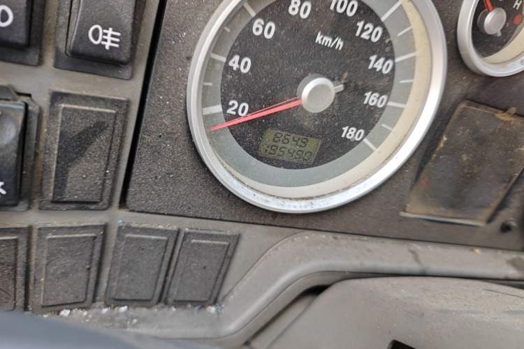 Used Iveco Daily 2014 2.8T-V35 NJ5044XXYQ3A43S4 Odometer Close Up
