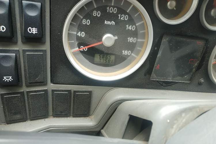 Used Iveco Daily 2014 2.5T-A35 NJ6484ACM47Z4 Odometer Close Up