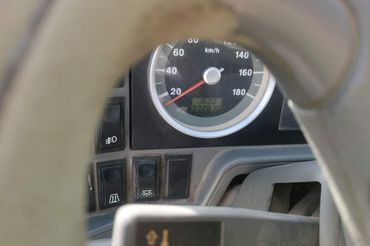 Used Iveco Daily 2014 2.8T - A40 NJ6604AC43S4 Odometer Close Up