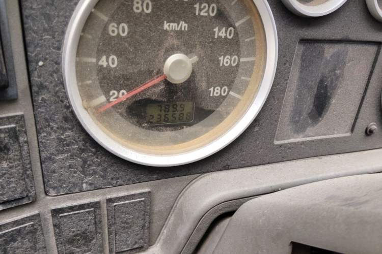 Used Iveco Daily 2014 2.5T-A35 NJ6484ACM47Z4 Odometer Close Up