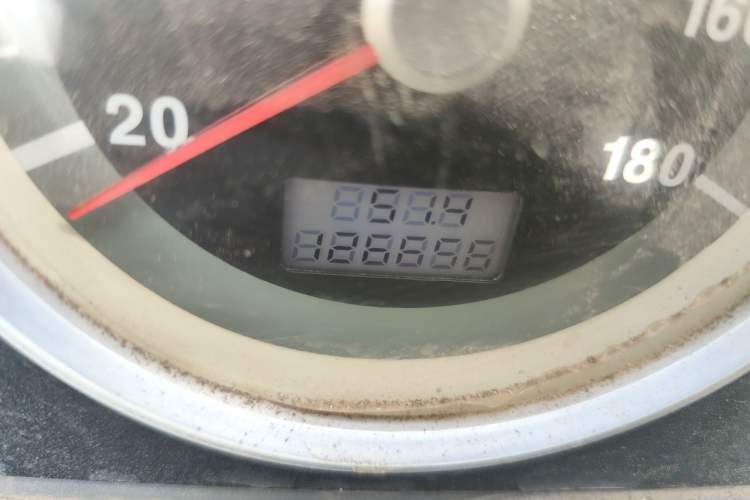 Used Iveco Daily 2014 2.8T-V35 NJ5044XXYQZA43S4 Odometer Close Up