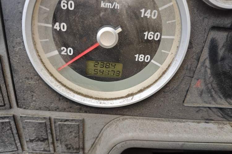Used Iveco Daily 2014 2.5T-A35 NJ6484ACM47Z4 Odometer Close Up