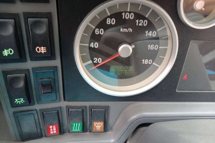 Used Iveco Daily 2014 2.5T-A35 NJ6484ACM47Z4 Odometer Close Up