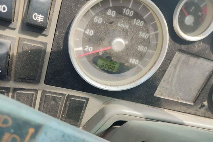 Used Iveco Daily 2014 2.5T-A35 NJ6484ACM47Z4 Odometer Close Up