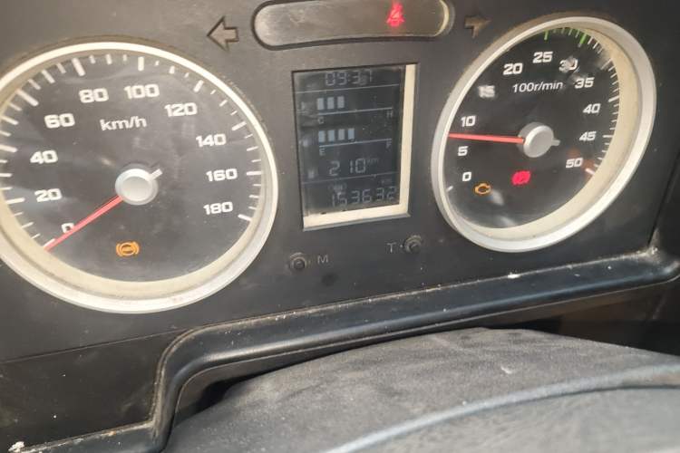 Used Iveco Daily 2014 2.8T-V35 NJ5044XXYQZA43S4 Odometer Close Up
