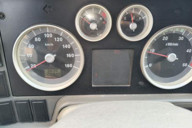 Used Iveco Daily 2014 2.5T-A35 NJ6484ACM47Z4 Odometer Close Up