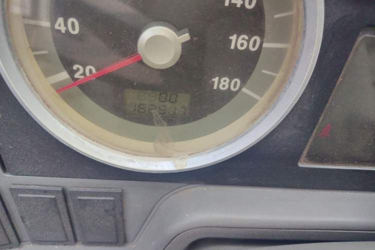 Used Iveco Daily 2014 2.8T-V40 NJ5044XXY3A43S4 Odometer Close Up