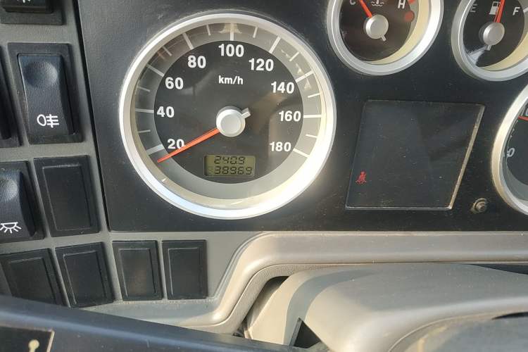 Used Iveco Daily 2014 2.5T-A35 NJ6484ACM47Z4 Odometer Close Up
