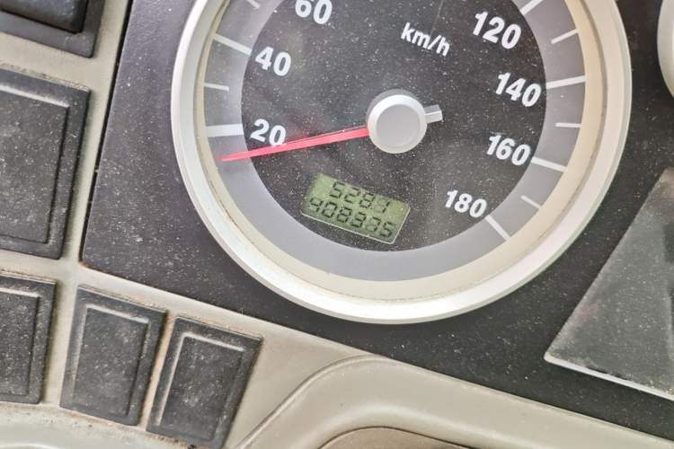 Used Iveco Daily 2014 2.5T-A35 NJ6485AC47Z4 Odometer Close Up