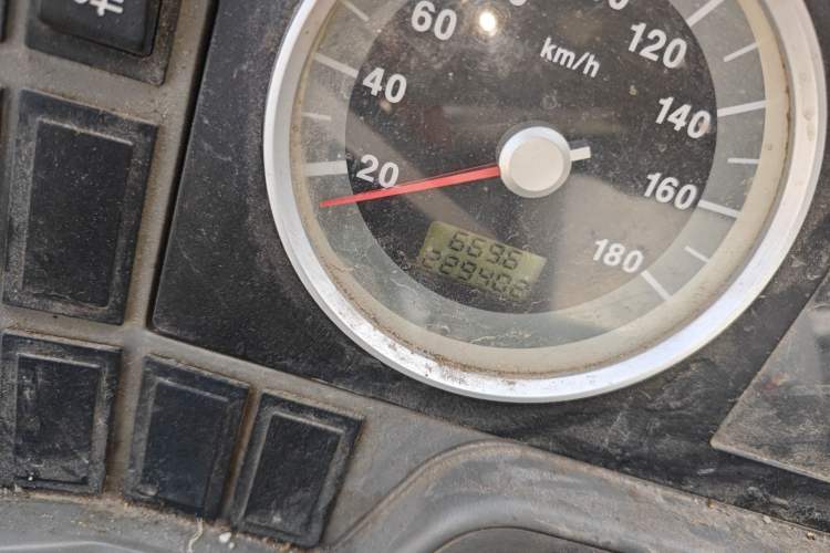 Used Iveco Daily 2014 2.5T-A35 NJ6485AC47Z4 Odometer Close Up