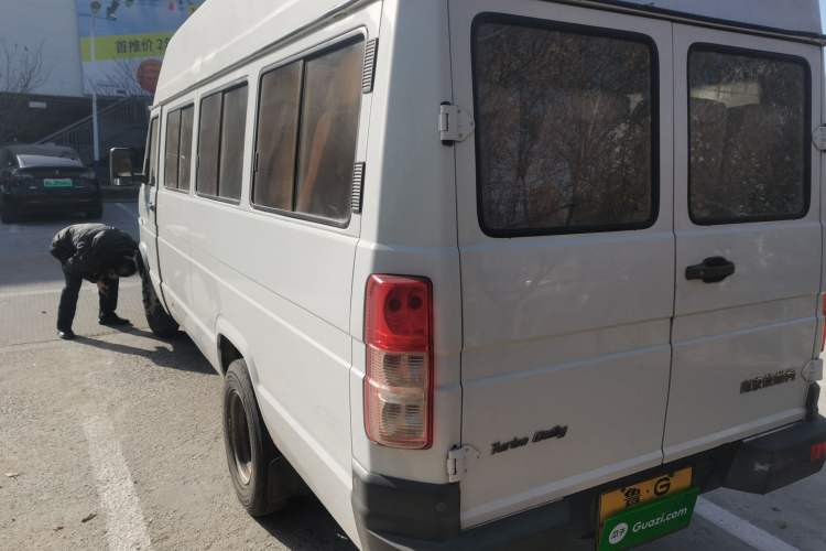 Used Iveco Daily 2014 2.8T - A40 NJ6604AC43S4 Rear Left 45 Deg