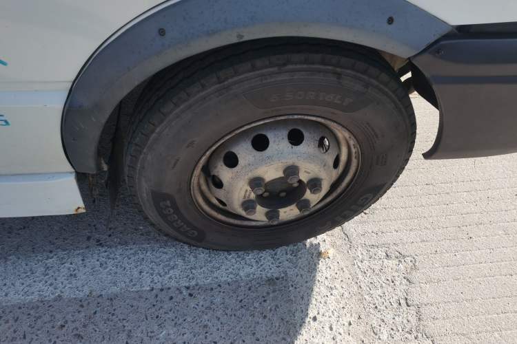 Used Iveco Daily 2014 2.8T - A40 NJ6604AC43S4 Right Front Wheel Hub