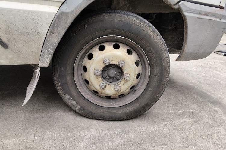 Used Iveco Daily 2014 2.5T-A35 NJ6484ACM47Z4 Right Front Wheel Hub