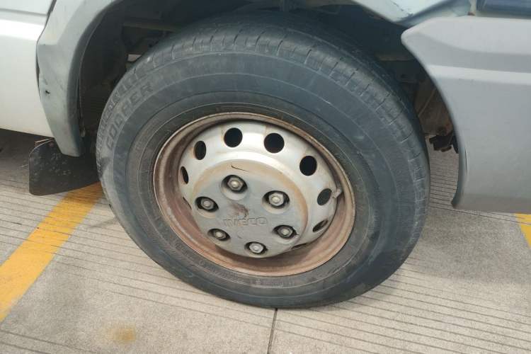 Used Iveco Daily 2014 2.5T-A35 NJ6484ACM47Z4 Right Front Wheel Hub