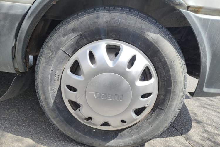 Used Iveco Daily 2014 2.5T-A35 NJ6484ACM47Z4 Right Front Wheel Hub