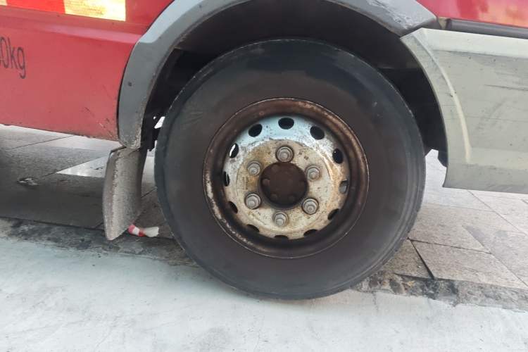 Used Iveco Daily 2014 2.8T-V35 NJ5044XXYQZA43S4 Right Front Wheel Hub