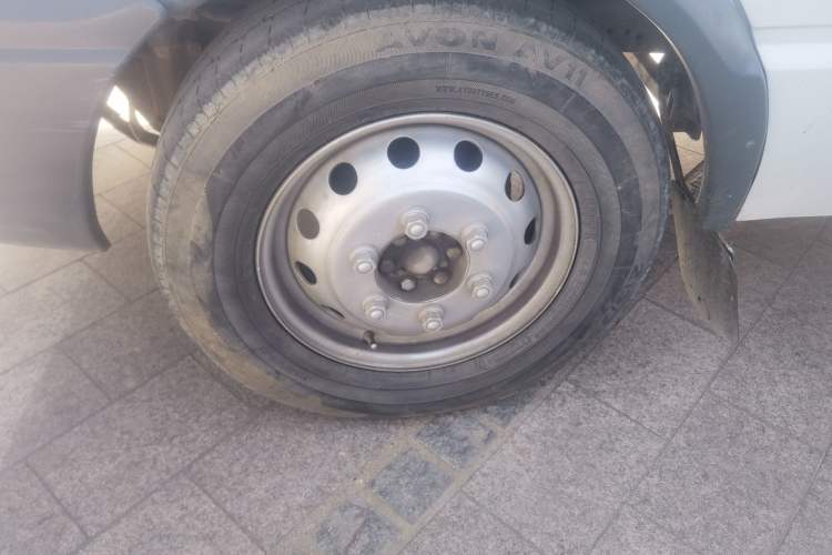 Used Iveco Daily 2014 2.5T-A35 NJ6484ACM47Z4 Right Front Wheel Hub