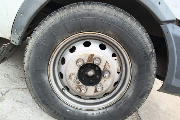 Used Iveco Daily 2014 2.5T-A35 NJ6484ACM47Z4 Right Front Wheel Hub