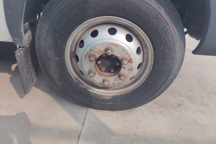 Used Iveco Daily 2014 2.8T-V40 NJ5044XXY3A43S4 Right Front Wheel Hub