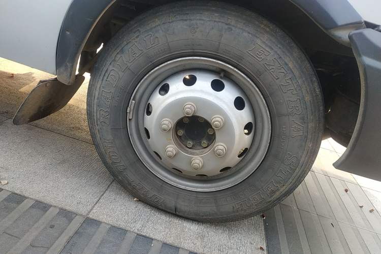 Used Iveco Daily 2014 2.5T-A35 NJ6484ACM47Z4 Right Front Wheel Hub