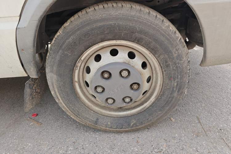 Used Iveco Daily 2014 2.5T-A35 NJ6485AC47Z4 Right Front Wheel Hub
