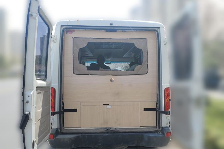 Used Iveco Daily 2014 2.5T-A35 NJ6484ACM47Z4 Trunk