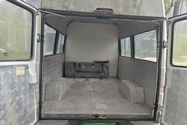 Used Iveco Daily 2014 2.8T-V35 NJ5044XXYQ3A43S4 Trunk