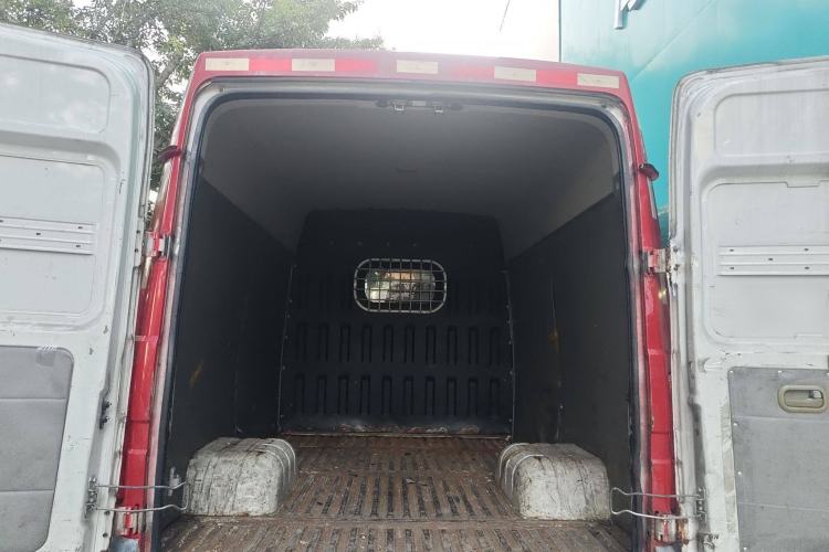 Used Iveco Daily 2014 2.8T-V35 NJ5044XXYQZA43S4 Trunk