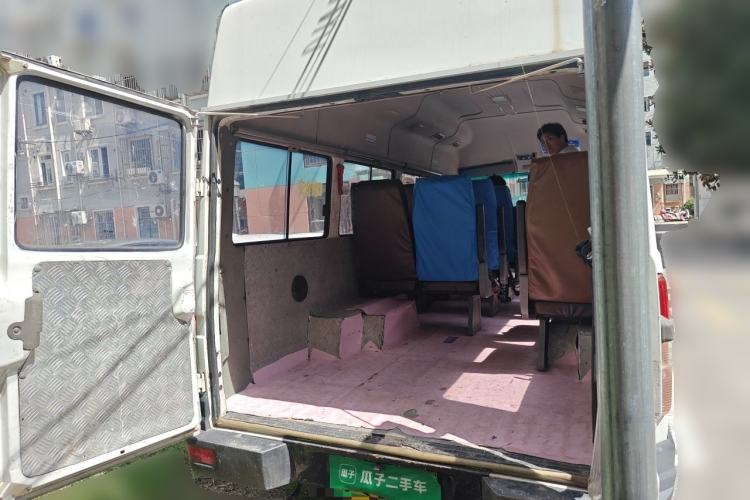 Used Iveco Daily 2014 2.8T-A35 NJ6495ACZ43S4 Trunk