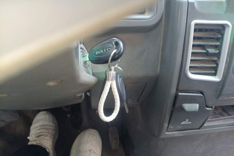Used Iveco Daily 2014 2.5T-A35 NJ6484ACM47Z4 Vehicle Key