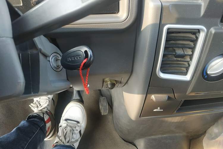 Used Iveco Daily 2014 2.5T-A35 NJ6484ACM47Z4 Vehicle Key