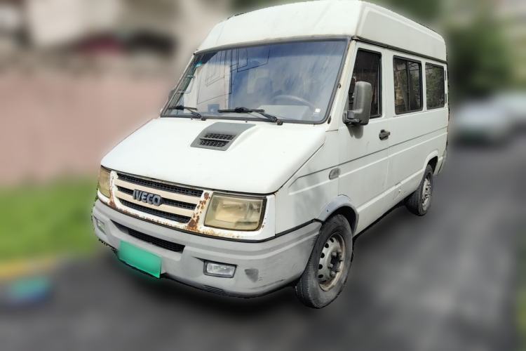 Used Iveco Daily 2014 2.5T-A35 NJ6484ACM47Z4 Guazi used car, China used car export, Used car for sale, Used cars, Cheapest cars for sale