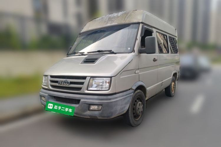 Used Iveco Daily 2017 2.5T A35 Passenger Van 5-7 Seats Model 47Z5 Guazi used car, China used car export, Used car for sale, Used  cars, Cheapest cars for sale
