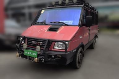 Used Iveco Daily 2017 2.5T A35 Low-Roof 5-7 Seater Passenger Van 47Z5