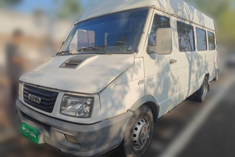 Ojetý Iveco Daily 2017 2.5T A40 Passenger Van 7 Seats Model 47Z5 Guazi used car, China used car export, Used car for sale, Used  cars, Cheapest cars for sale