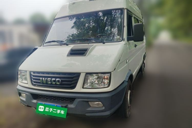 Used Iveco Daily 2017 2.5T A35 Passenger Van 5-7 Seats Model 47Z5 Guazi used car, China used car export, Used car for sale, Used  cars, Cheapest cars for sale