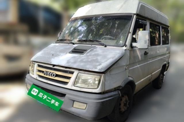 Used Iveco Daily 2017 2.5T A35 Passenger Van 5-7 Seats Model 47Z5