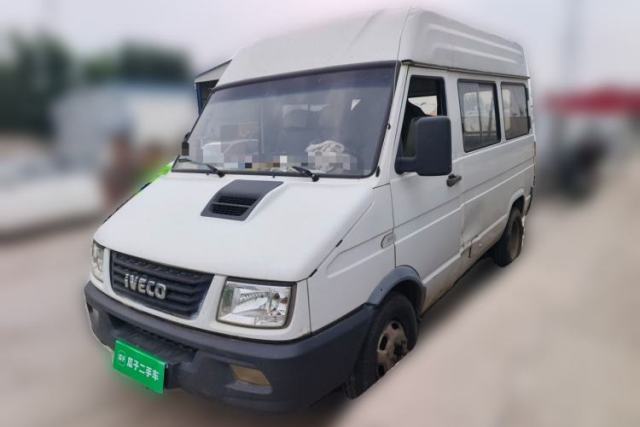 Used Iveco Daily 2017 2.5T A35 Passenger Van 5-7 Seats Model 47Z5