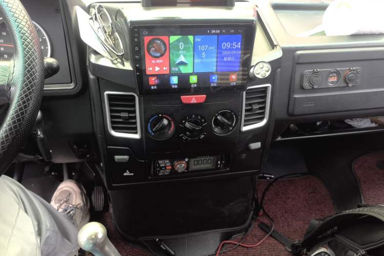 Used Iveco Daily 2017 2.5T A35 Low-Roof 5-7 Seater Passenger Van 47Z5 Audio And AC Panel