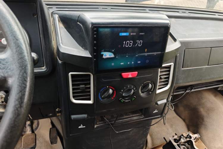 Used Iveco Daily 2017 2.5T A35 Passenger Van 5-7 Seats Model 47Z5 Audio And AC Panel