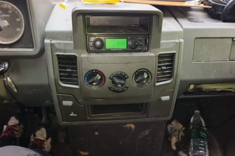 Used Iveco Daily 2017 2.5T A35 Passenger Van 5-7 Seats Model 47Z5 Audio And AC Panel