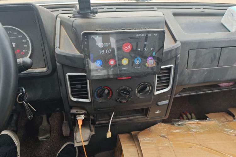 Used Iveco Daily 2017 2.5T A35 Passenger Van 5-7 Seats Model 47Z5 Audio And AC Panel