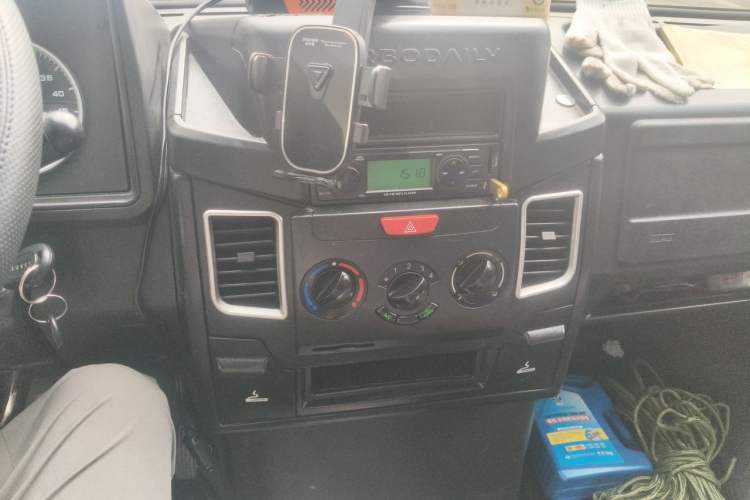 Used Iveco Daily 2017 2.5T A35 Passenger Van 5-7 Seats Model 47Z5 Audio And AC Panel