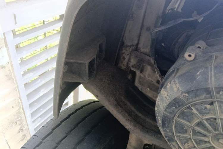 Used Iveco Daily 2017 2.5T A35 Passenger Van 5-7 Seats Model 47Z5 Chassis Front Left