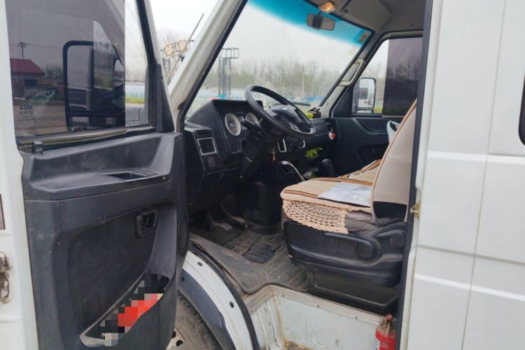 Used Iveco Daily 2017 2.5T A35 Passenger Van 5-7 Seats Model 47Z5 Driver Seat