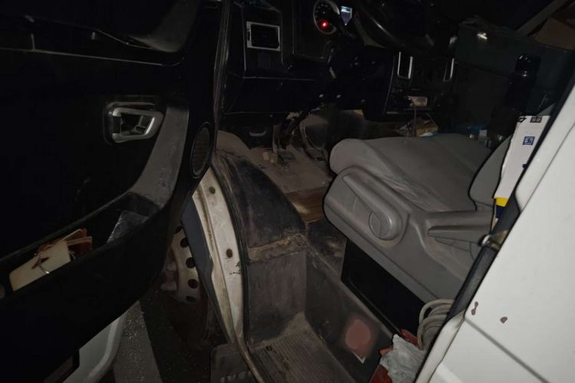 Used Iveco Daily 2017 2.5T A35 Passenger Van 5-7 Seats Model 47Z5 Driver Seat