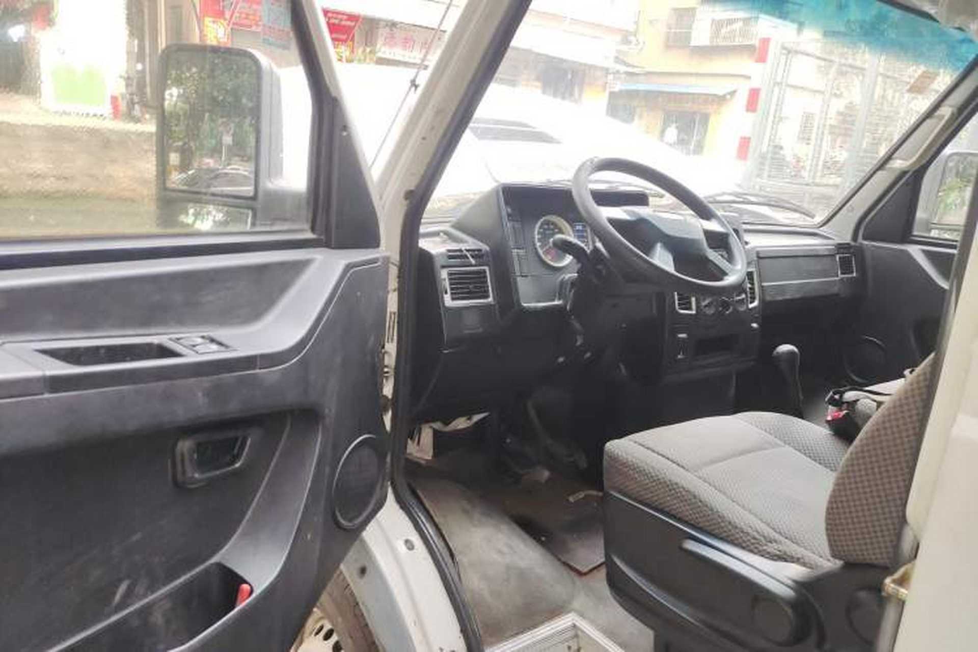 Used Iveco Daily 2017 2.5T A35 Passenger Van 5-7 Seats Model 47Z5 Driver Seat