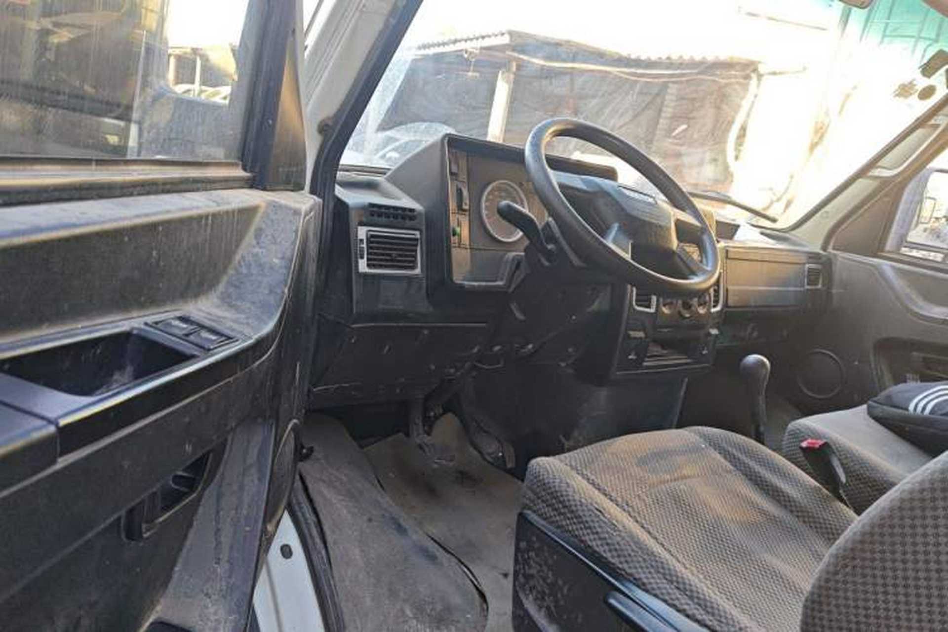 Used Iveco Daily 2017 2.5T A35 Low-Roof 5-7 Seater Passenger Van 47Z5 Driver Seat