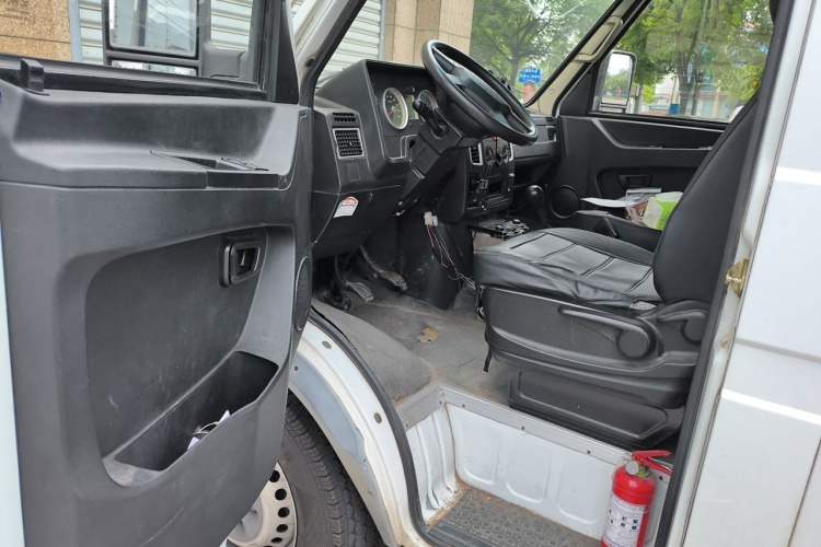 Used Iveco Daily 2017 2.5T A35 Passenger Van 5-7 Seats Model 47Z5 Driver Seat
