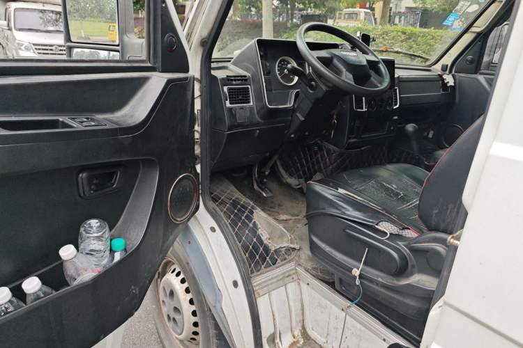 Used Iveco Daily 2017 2.5T A35 Passenger Van 5-7 Seats Model 47Z5 Driver Seat